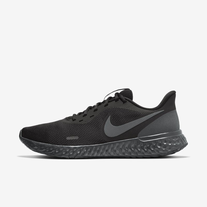 Nike レボリューション 5 メンズ ウォーキングシューズ 黒 | MZ1421-742